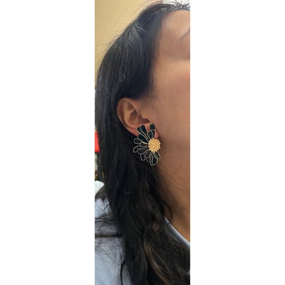 Big Black flower earrings ,black Flower stud  earring gold black earrings large - Picture 9 of 9